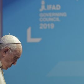 IFAD-FAO, Papa Francesco: “Vorrei poter guardare i volti dei poveri senza arrossire”