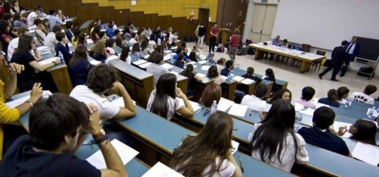 UNIVERSITA’: “La Camera all’unanimità elimina il divieto di iscrizione contemporanea a due corsi di laurea”