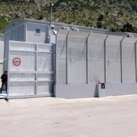 CENTRI IN ALBANIA: “Governo spende 1 milione di euro all’anno a migrante”