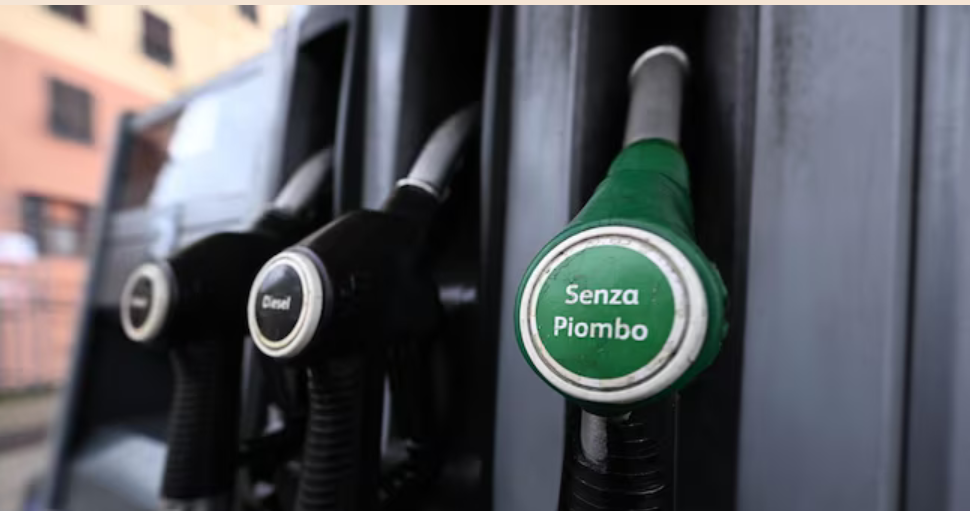CARBURANTI: “Meloni che voleva abolire accise intervenga su prezzi carburanti” CARBURANTI: “Meloni che voleva abolire accise intervenga su prezzi carburanti”