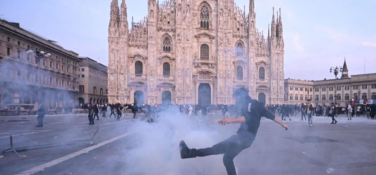 GIOVANI IN RIVOLTA: “Violenze da condannare fermamente. Interroghiamoci sulle cause di rabbia, disagio e senso di esclusione” GIOVANI IN RIVOLTA: “Violenze da condannare fermamente. Interroghiamoci sulle cause di rabbia, disagio e senso di esclusione”